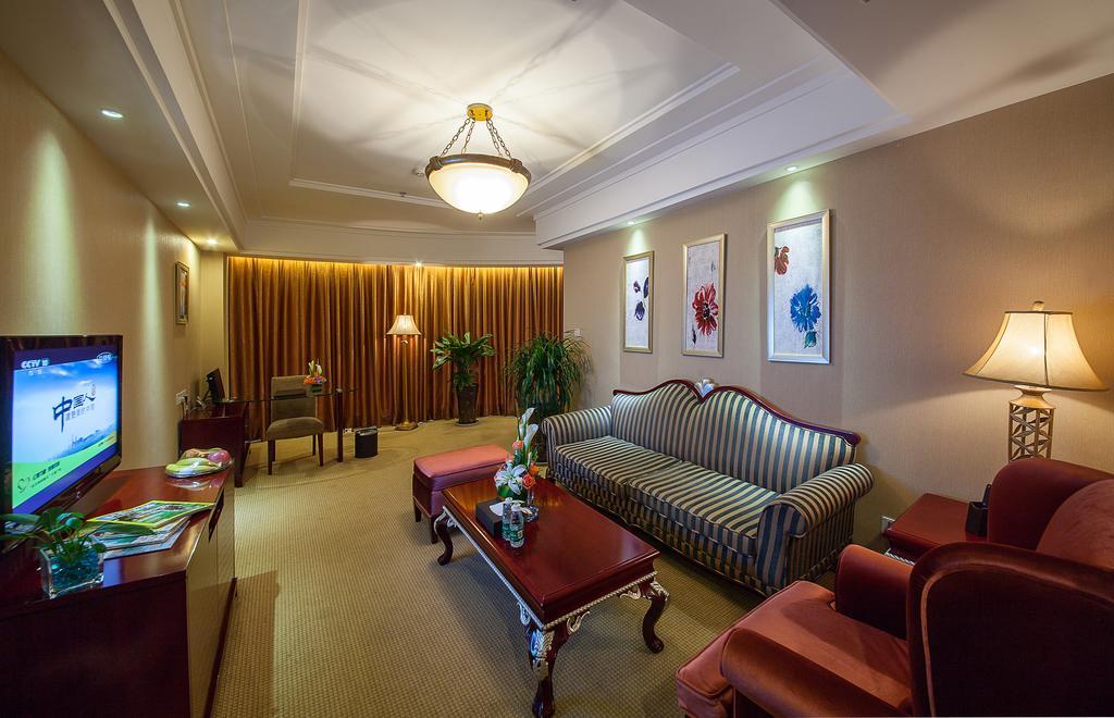 Forstar Hotel - North Renmin Road Chengdu Exterior photo